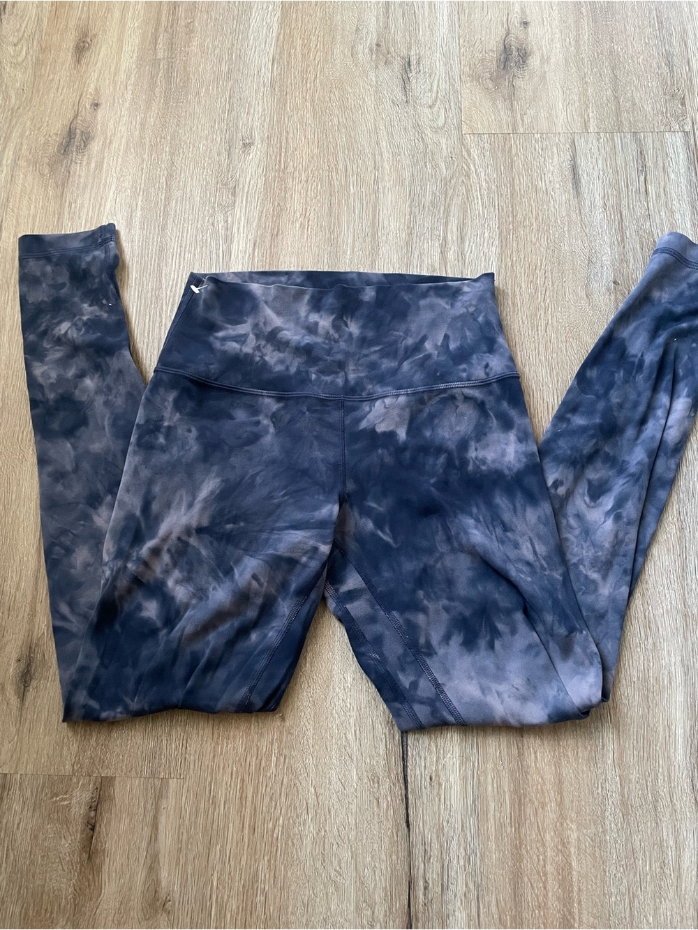 Lululemon leggings size 6